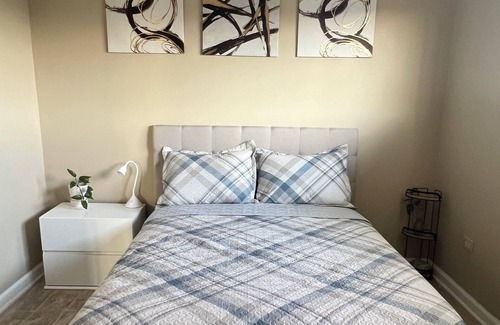 Fuller Park House | Spacious Bi-level near Downtown