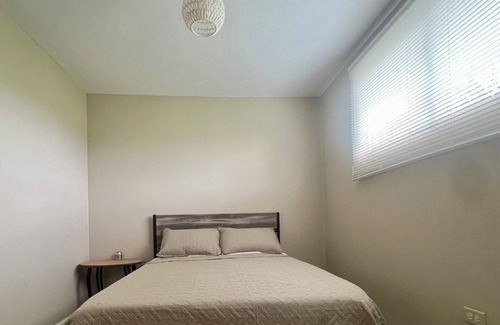 Fuller Park House | Spacious Bi-level near Downtown
