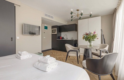 Slotervaart Apartment | Spacious boutique studio-apt near city center!