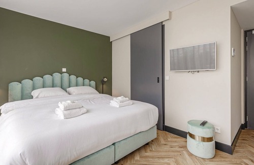 Slotervaart Apartment | Spacious boutique studio-apt near city center!