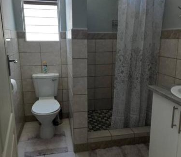 Graaff-Reinet Apartment | Spacious, bright private flat