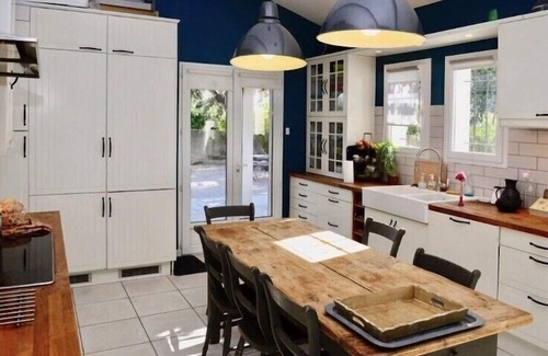 Argilliers Villa | Spacious, bright villa. Charm, comfort and calm. Heated swimming pool.