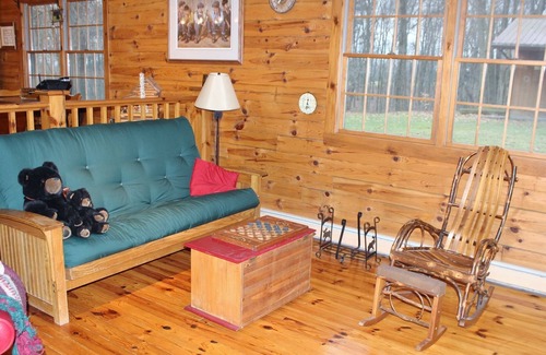 Bristolville Cabin | Spacious Cabin in the woods