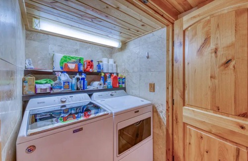 Woodland Park Cabin | Spacious cabin in the woods w/a private hot tub, deck, & fireplace SUV needed