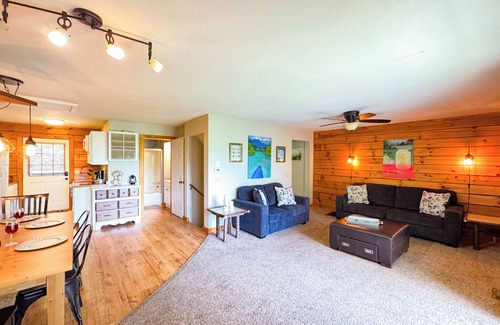 Cherokee Cabin | Spacious Cabin w/Hot Tub & Spectacular Valley Views | Near Bryson & Cherokee