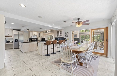 Branson West Cabin | Spacious Cabin w Lake View/Access, Hot Tub, Swim/Boat dock, AC, WiFi, Firepit