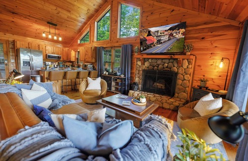 Necowa Cove Cabin | Spacious Cabin with Fire Pit, Hot Tub & Game Room!