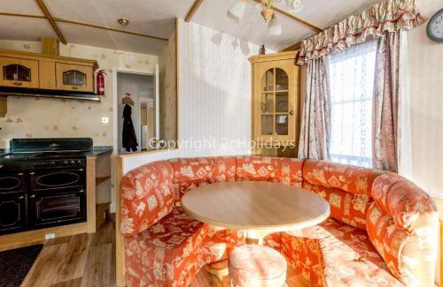 Hunstanton Other | Spacious Caravan For Hire In Hunstanton At Manor Park Holiday Park Ref 23047B