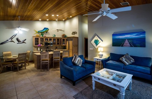 Islamorada Resort | Spacious Caribbean-Style Home w/Kitchen, WiFi, & Wraparound Outdoor Veranda