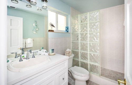 Islamorada Resort | Spacious Caribbean-Style Home w/Kitchen, WiFi, Grill, & Outdoor Veranda
