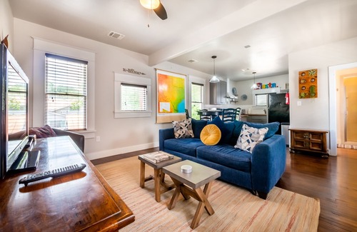 Tobin Hill Apartment | Spacious Carriage Apartment near Downtown, Pearl Brewery & Riverwalk