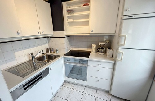 Granville Apartment | Spacious central duplex with views, 50m from beach, elevator, and WIFI