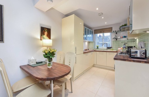 Chelsea Apartment | Spacious Central London Bright 2BR Chelsea