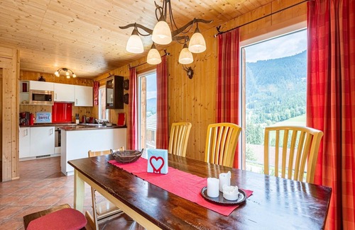 Annaberg im Lammertal Ski Chalet | Spacious Chalet in Annaberg-Lungötz with sauna