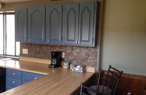 North Conway Ski Chalet | SPACIOUS CHALET -Walk to Echo lake- hiking trails all around- 5 min to skiing