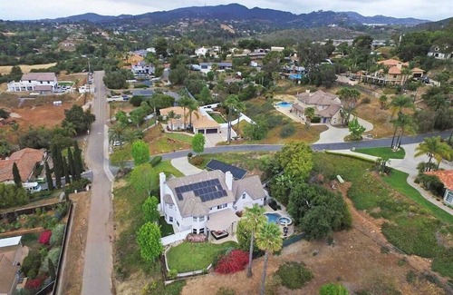 Vista House | ★ Spacious Château Vista Heated Salt Pool Hot Tub 9 mi to Beach Family Fun! ★