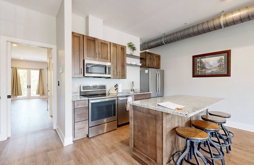 Asheville Condo | Spacious, chic retreat with deck & AC - walk to dining, shops, & entertainment
