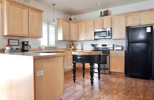 Sandpoint House | Spacious, Clean Home in Town w/King En Suite & Hot Tub