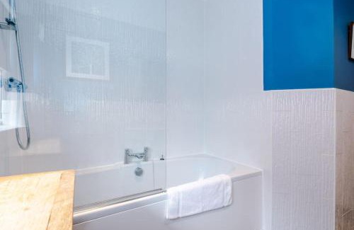 Chester House | Spacious Comfort for Contractors & Long-Term Guests