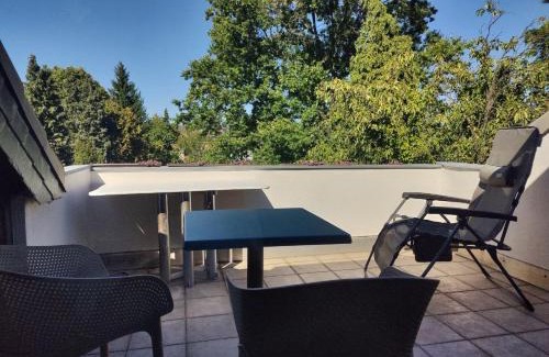 Ostheim House | Spacious & comfortable guestrooms w private bathrooms near Koelnmesse & Lanxess Arena, free parking, highspeed WiFi