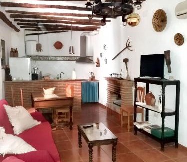 Quesada House | Spacious comfortable house in Quesada with balcony