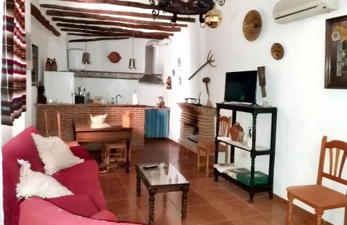Quesada House | Spacious comfortable house in Quesada with balcony
