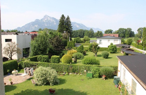 Salzburg-Sud Apartment | Spacious comfortable quiet apartm. 80sqm, balcony, mountain view, parking, wifi