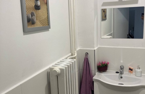 Szentimrevaros Apartment | Spacious comfy flat/w best central Buda location - family friendly