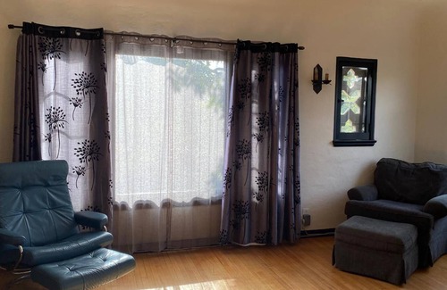 Alamitos Beach Apartment | Spacious condo-style 1 Bedroom apartment