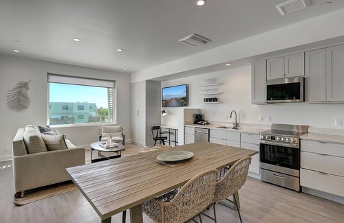 Corpus Christi Condo | Spacious Condo w/Den - Private Walkable Beach Access