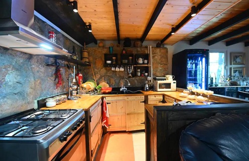 Berzhite Villa | Spacious cottage with great views