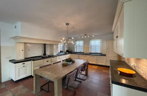 Den Burg House | Spacious Country Retreat