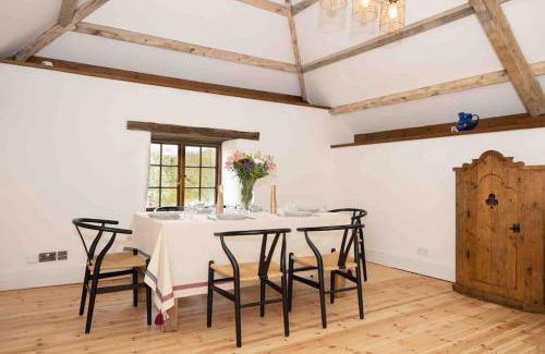 Crediton House | Spacious country retreat in the heart of Devon.