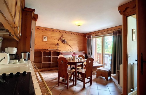 Reberty Apartment | Spacious & Cozy Apartment · Near Slopes · Balcony · Pool & Sauna Access · Covered Parking