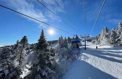 West Dover Apartment | Spacious cozy bedroom with pvt. full bath. Walking distance to Mt Snow ski lifts