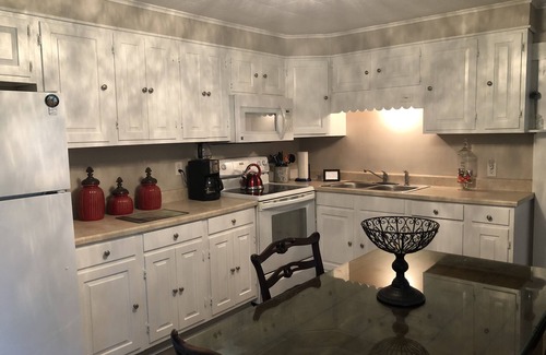 Saratoga Springs House | Spacious, Cozy 5 Bedroom Compound