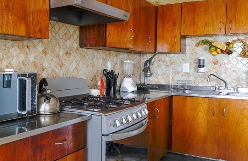 Tres de Mayo House | Spacious Cuernavaca House, 14 Guests, Pool & Grill