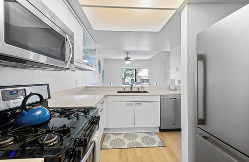 Cathedral City Condo | Spacious desert retreat in Cathedral City - 5 minutes from Downtown Palm Springs