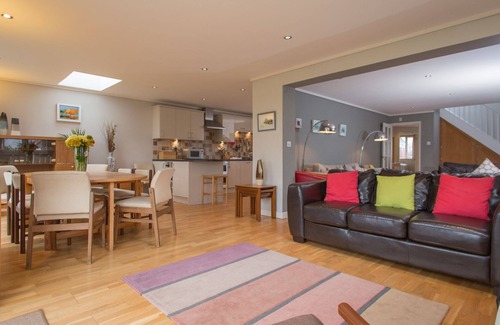 Perranporth Apartment | Spacious, detached, holiday home with sea views!