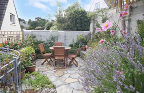 Fowey House | Spacious Detached House with Parking & Views