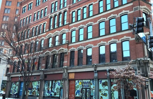 Downtown Pittsburgh Apartment | Spacious Downtown 2BR City Views
