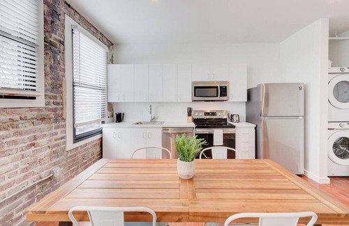 Downtown Memphis Apartment | Spacious Downtown Apt: Beale St, Eats & Fun Nearby