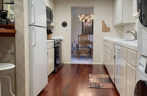 Boise Condo | Spacious Downtown Condo-St. Luke's, Courthouse, City Center