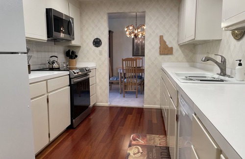 Boise Condo | Spacious Downtown Condo-St. Luke's, Courthouse, City Center