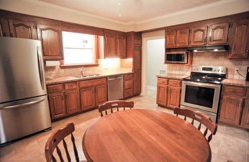 Port Dover House | Spacious Downtown home with lots of amenities!