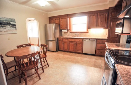 Port Dover House | Spacious Downtown home with lots of amenities!