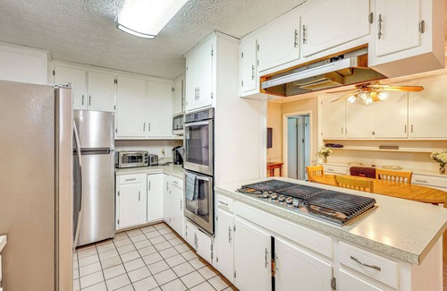 Montgomery House | Spacious Downtown Montgomery Home w/Yard, Patio!