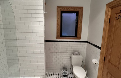Shaughnessy Village Apartment | Spacious Downtown Montreal Apt-4BR/2BA, Free Wifi, Washer/dryer