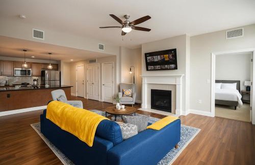 Downtown Cleveland Apartment | Spacious Downtown Sq Stadium, Casino, R&R HoF!