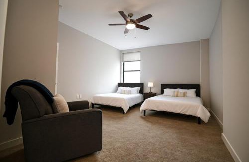 Downtown Cleveland Apartment | Spacious Downtown Sq Stadium, Casino, R&R HoF!